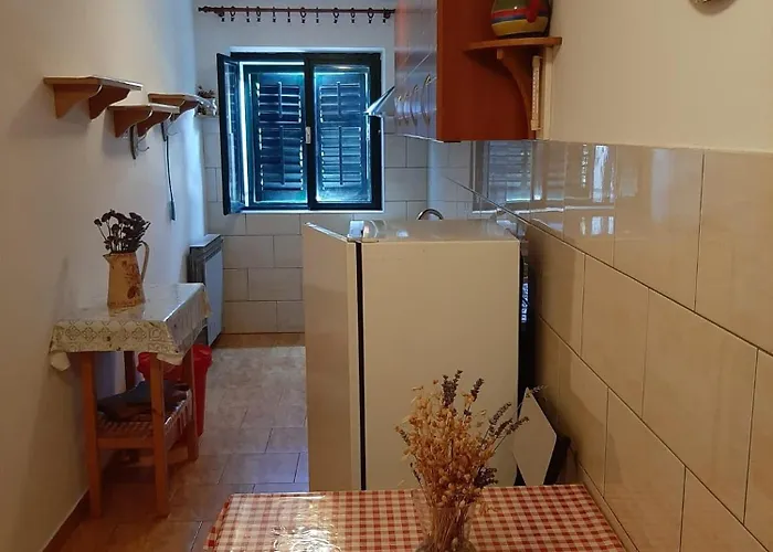 And With Parking Space Trpanj, Peljesac - 250